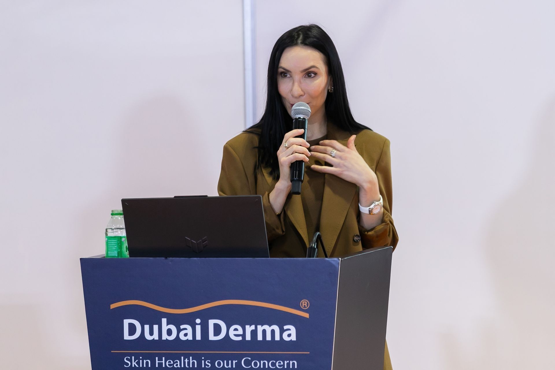— Dr. Irina Ph. | Clinica estetica, Svizzera